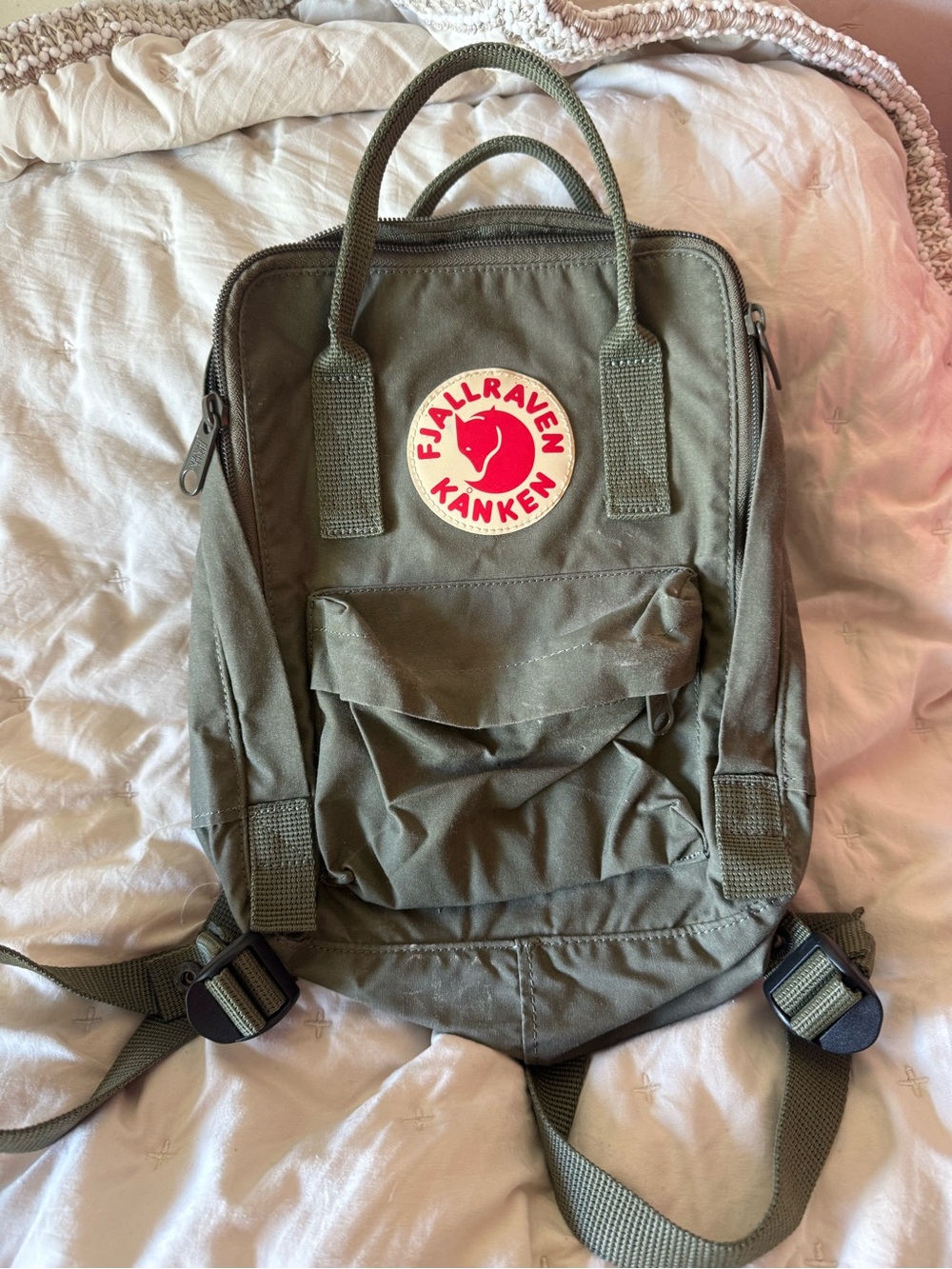 Fjällräven Kånken Mini 7L Olive Green Backpack Never Used